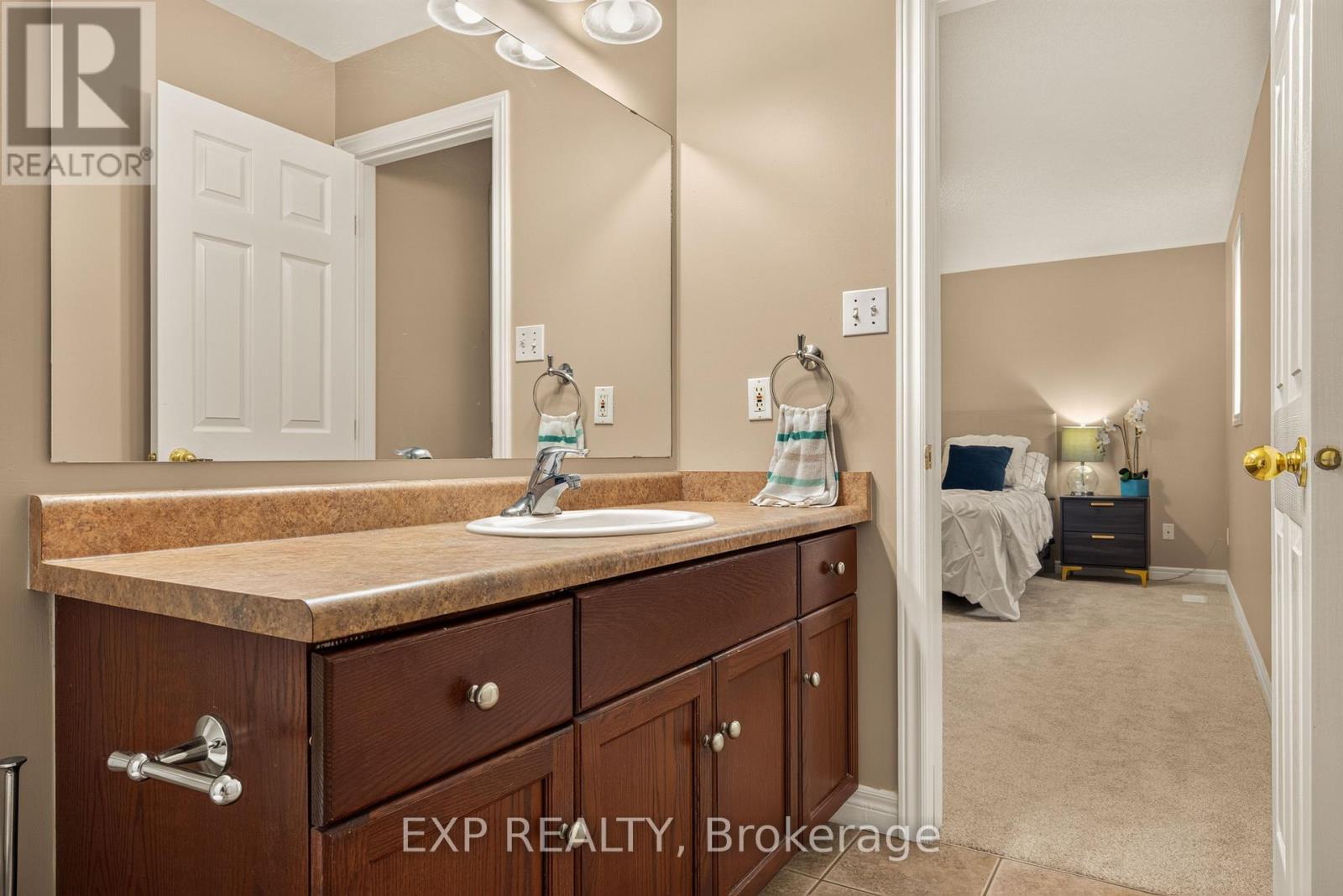 72 Etherington Crescent, Hamilton, ON