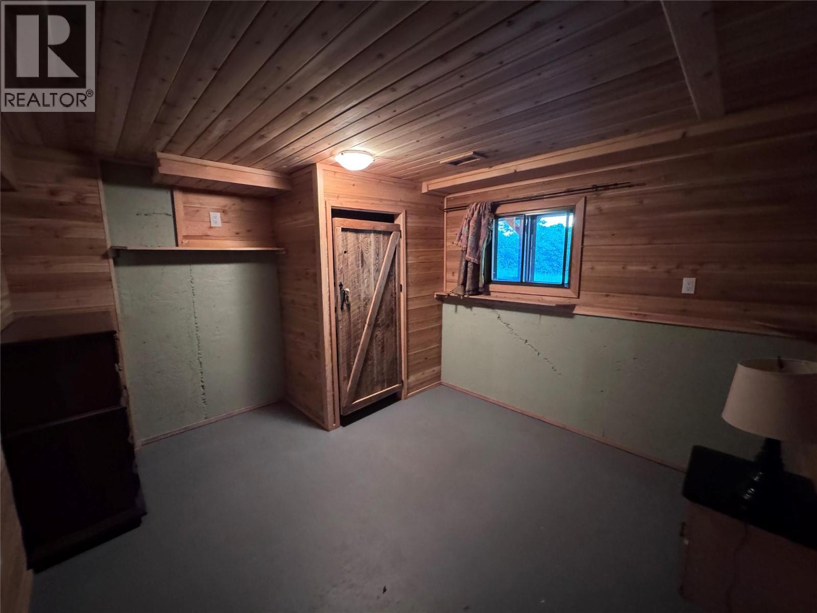 725 3 Highway, Cascade, BC