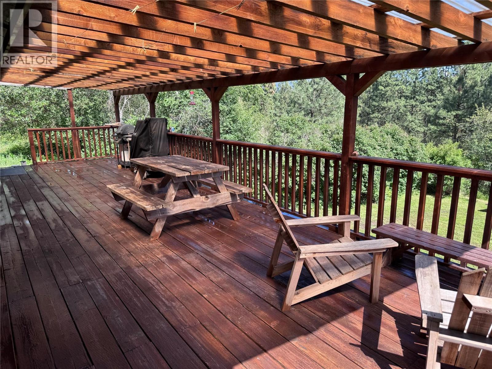 725 3 Highway, Cascade, BC