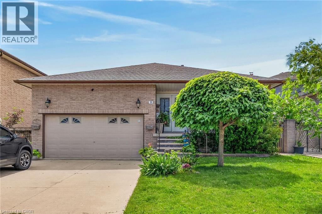 15 Ellen Avenue, Hamilton, ON