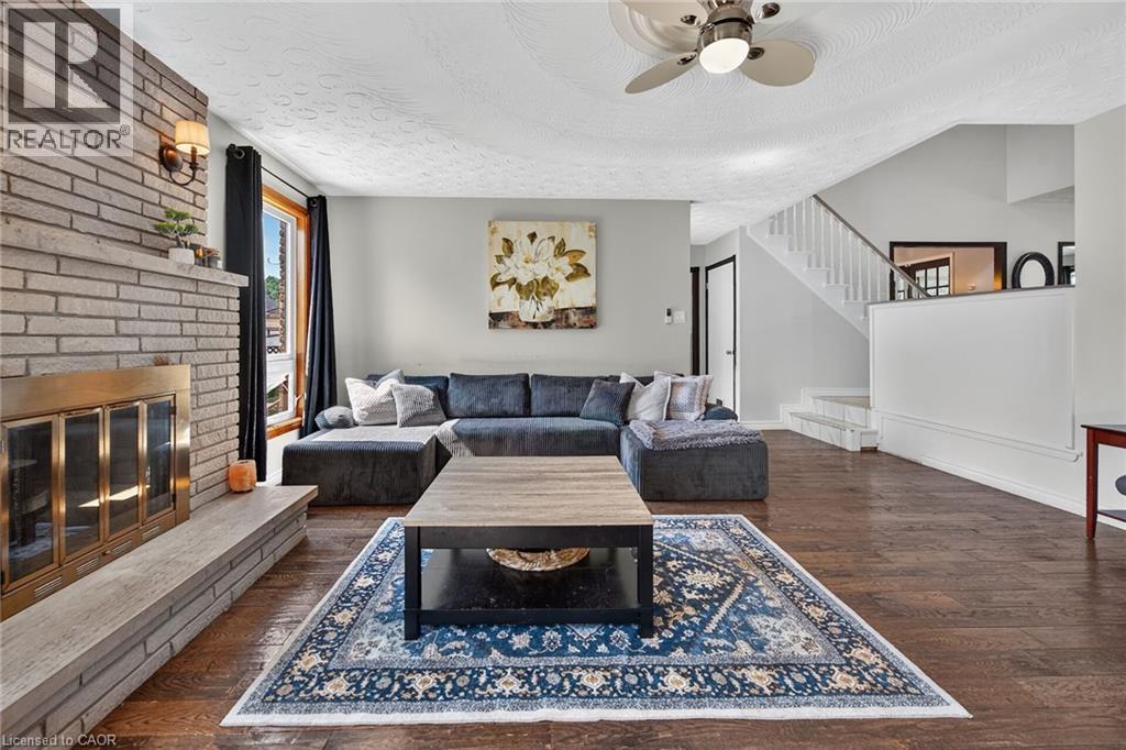 15 Ellen Avenue, Hamilton, ON