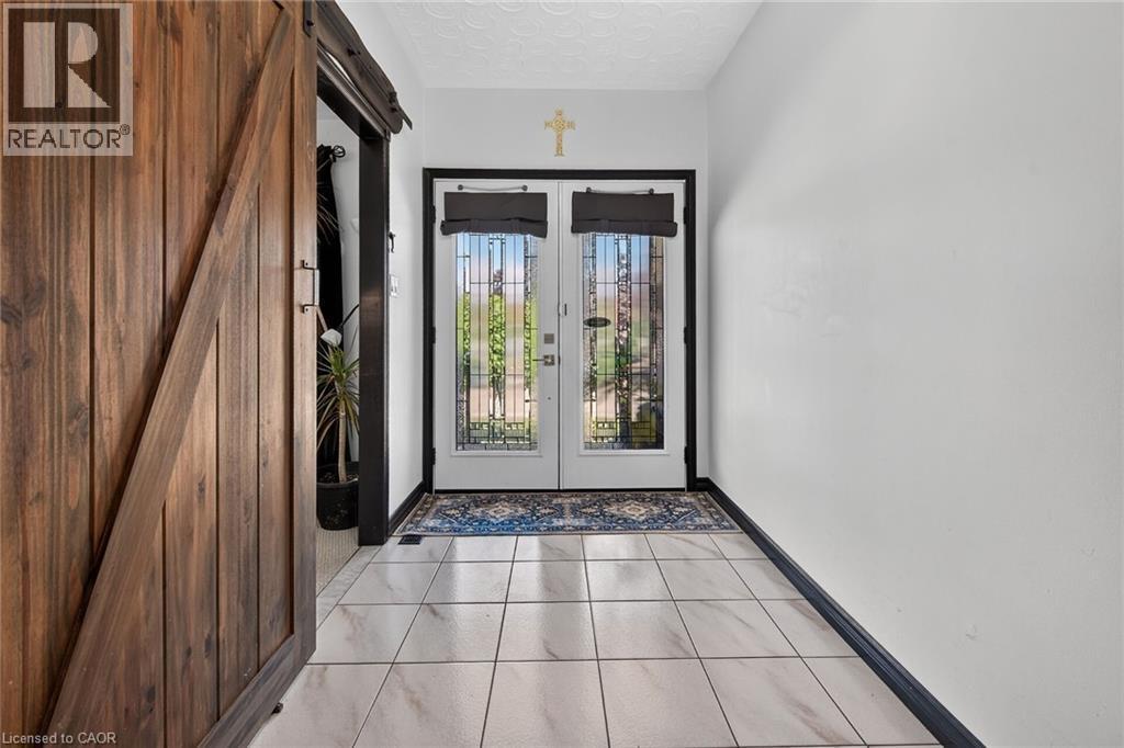 15 Ellen Avenue, Hamilton, ON