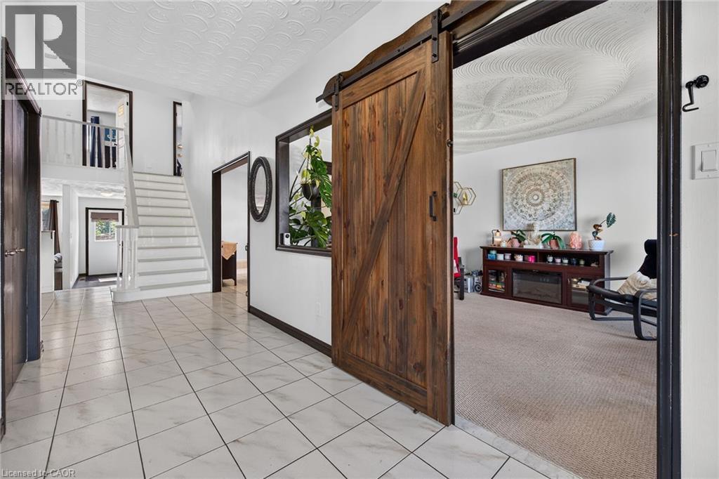 15 Ellen Avenue, Hamilton, ON