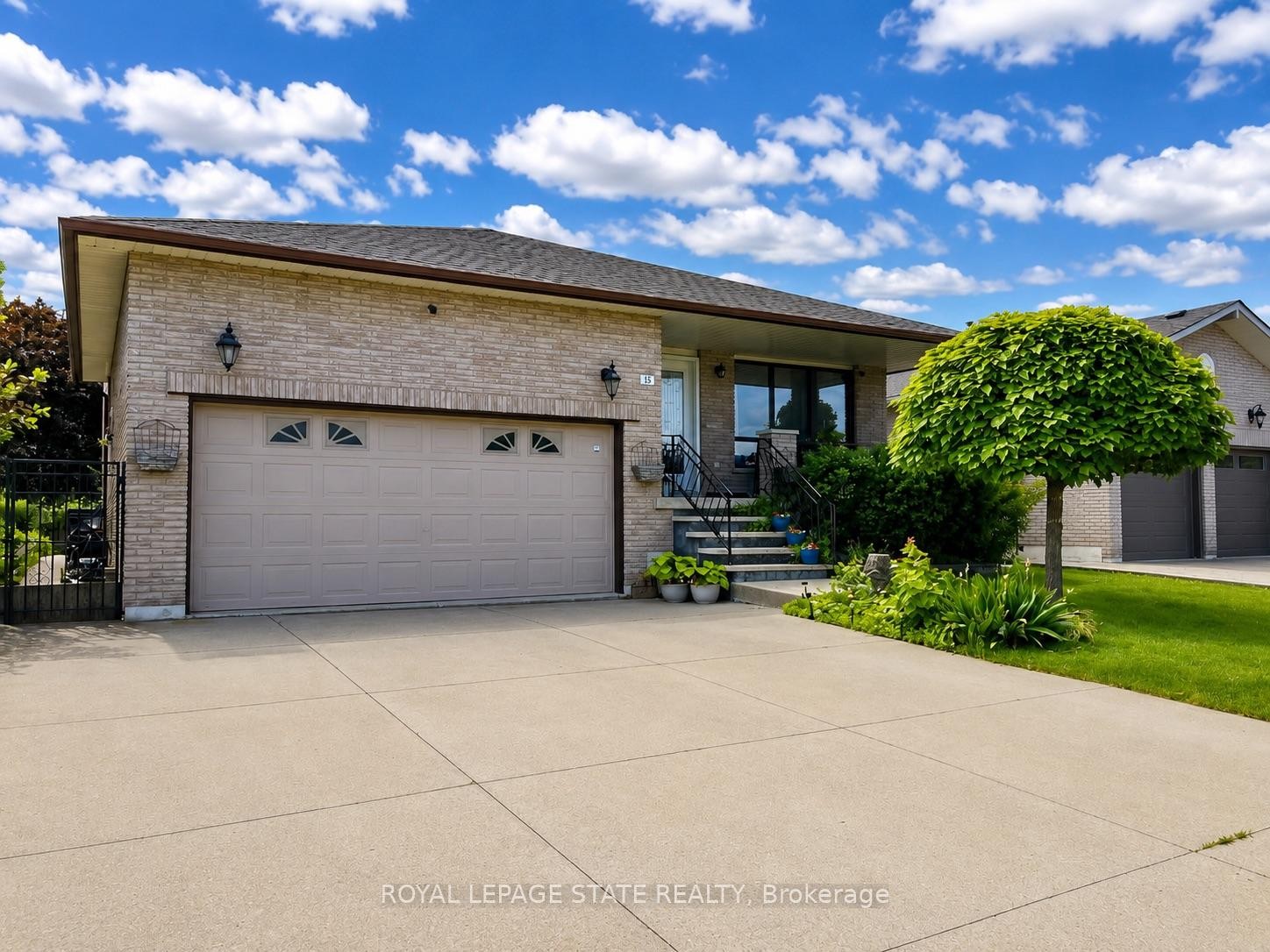 15 Ellen Avenue, Hamilton, ON