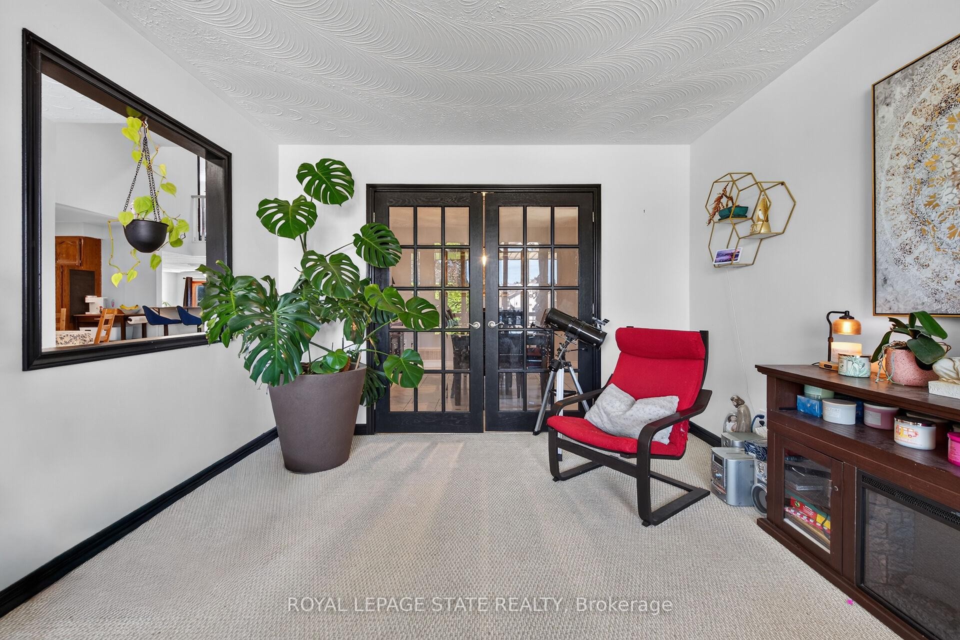15 Ellen Avenue, Hamilton, ON