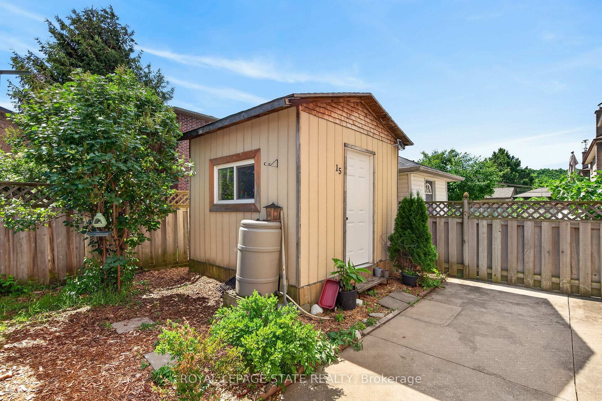 15 Ellen Avenue, Hamilton, ON
