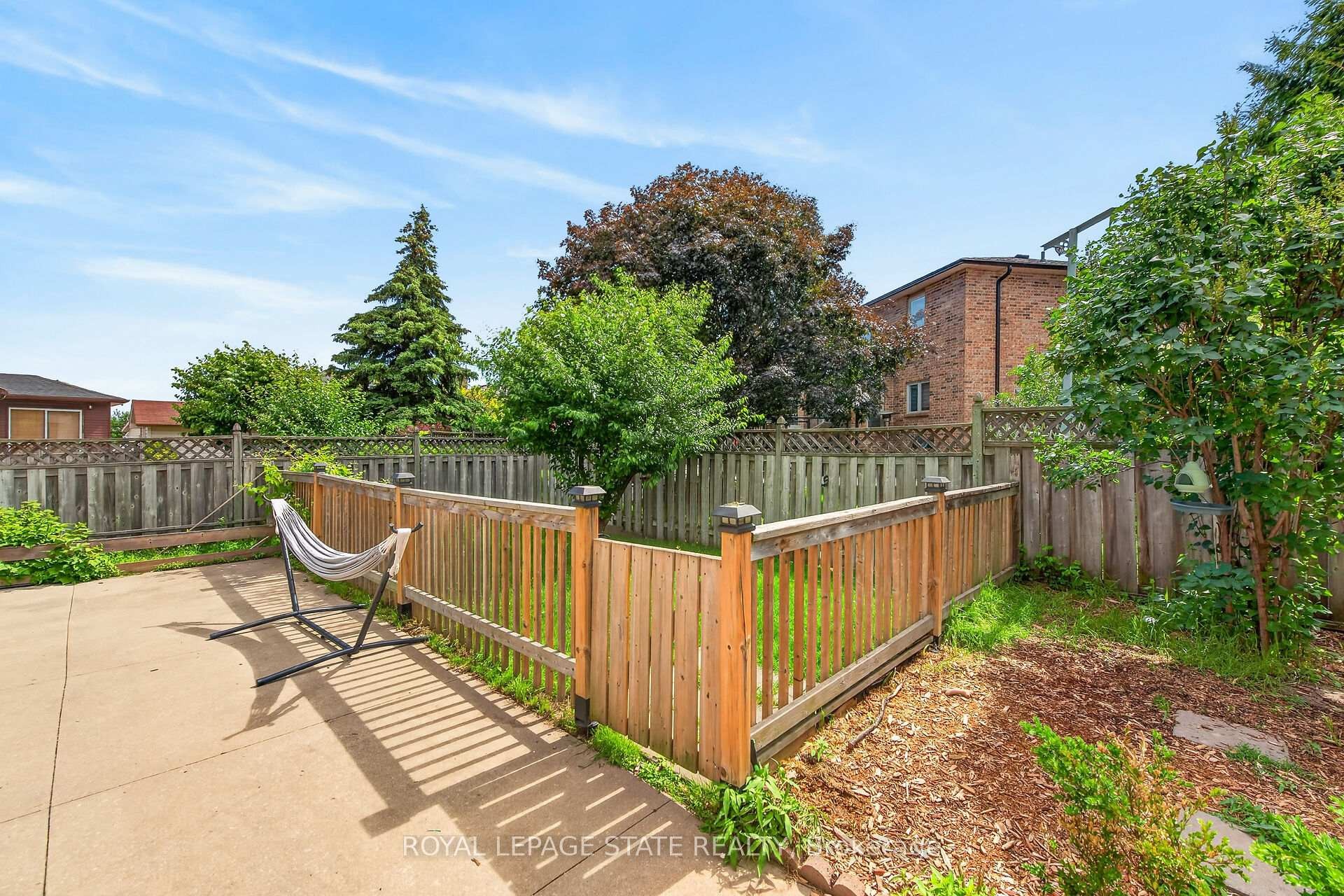 15 Ellen Avenue, Hamilton, ON