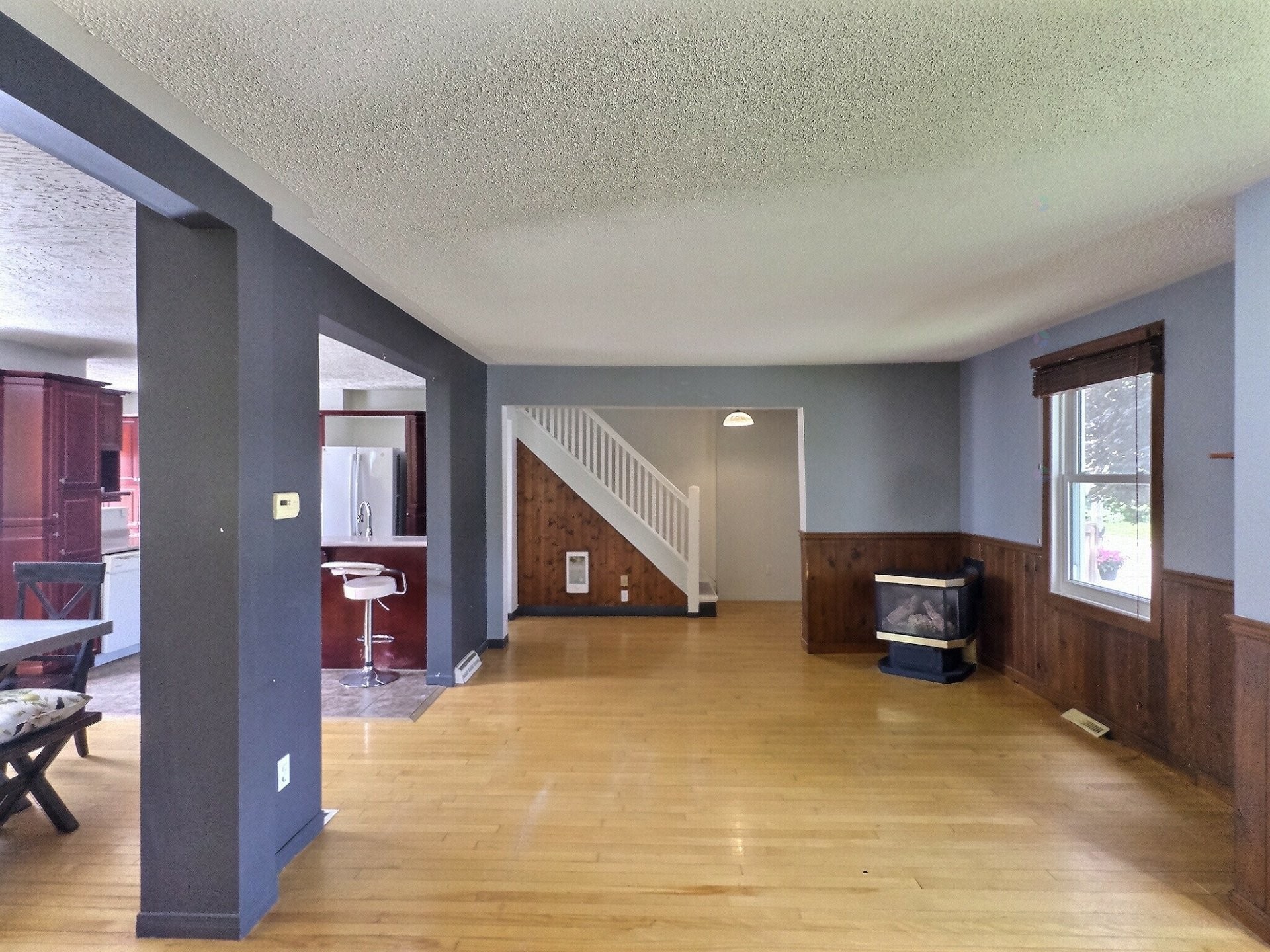 Living Room - 56 Rue Ketchen, Témiscaming, QC