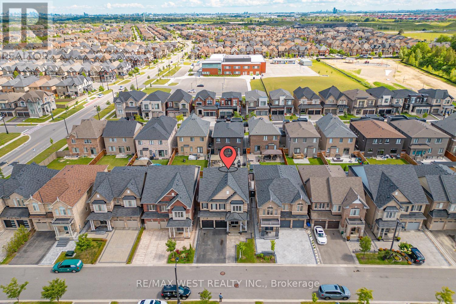 18 Boone Crescent, Vaughan, ON