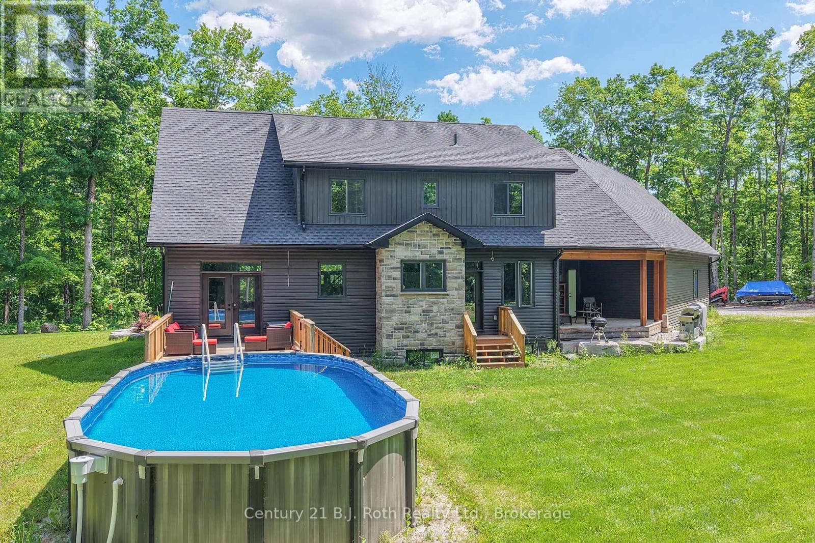 3082 Fairgrounds Road, Severn, ON