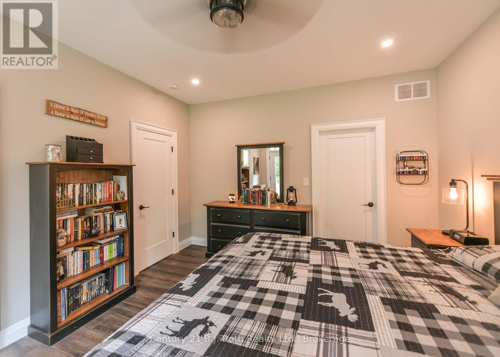 3082 Fairgrounds Road, Severn, ON