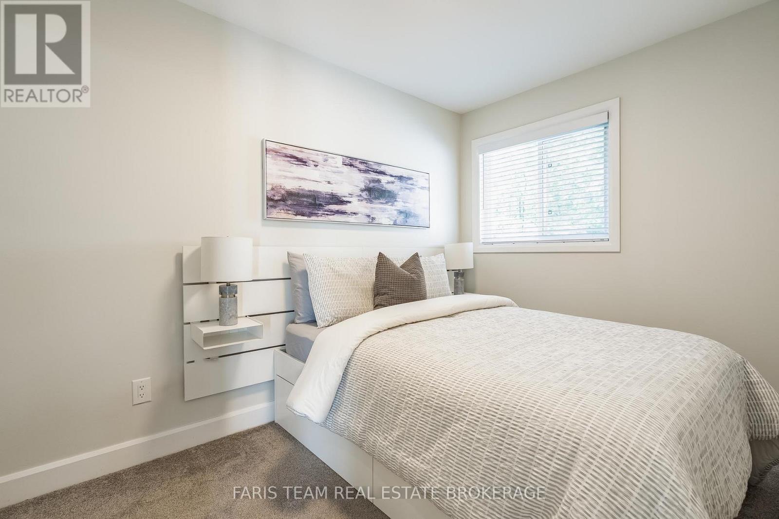 44 Hawthorne Crescent, Barrie, ON