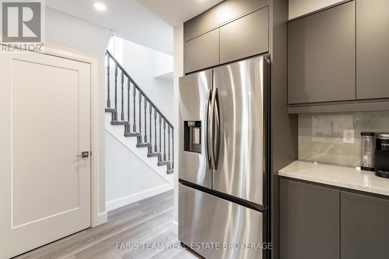 44 Hawthorne Crescent, Barrie, ON