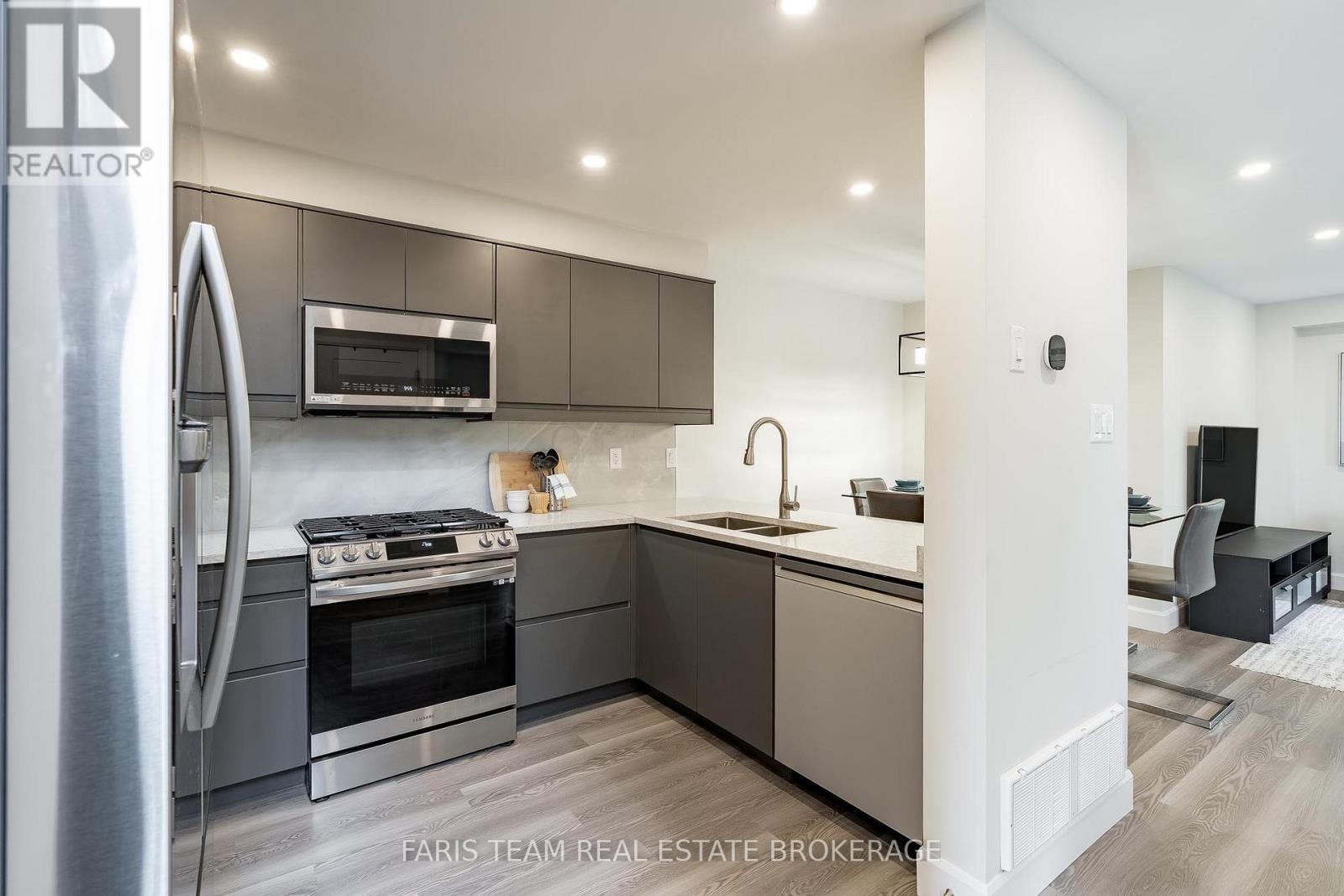 44 Hawthorne Crescent, Barrie, ON