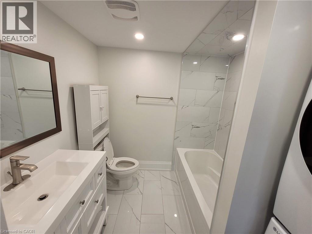 38 Rendell Boulevard, Hamilton, ON