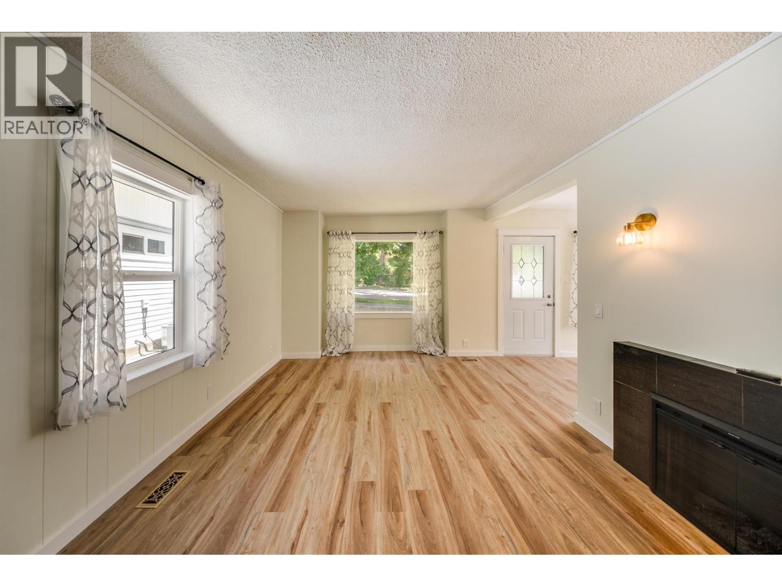 1110 Second Avenue, Trail, BC