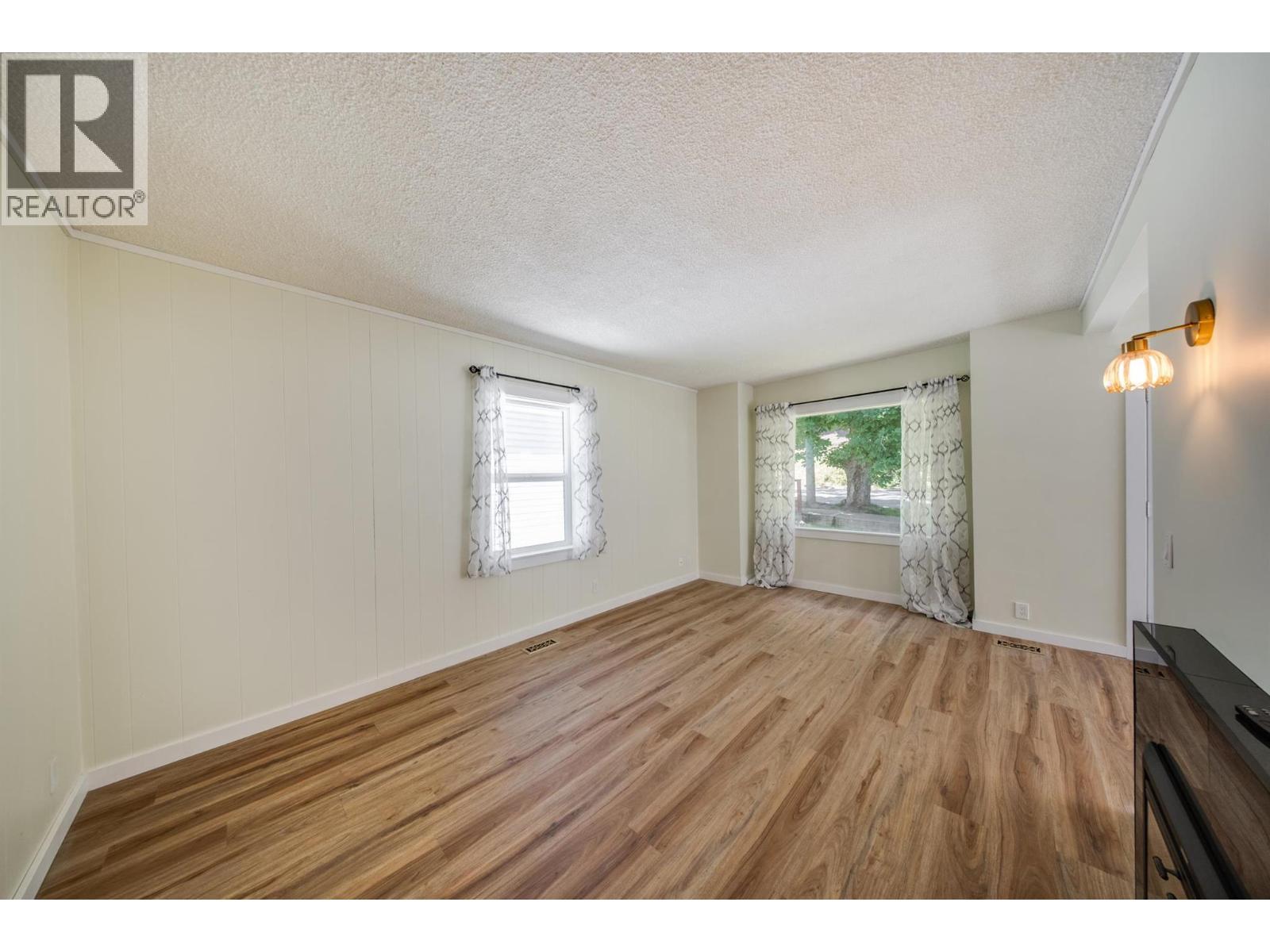 1110 Second Avenue, Trail, BC