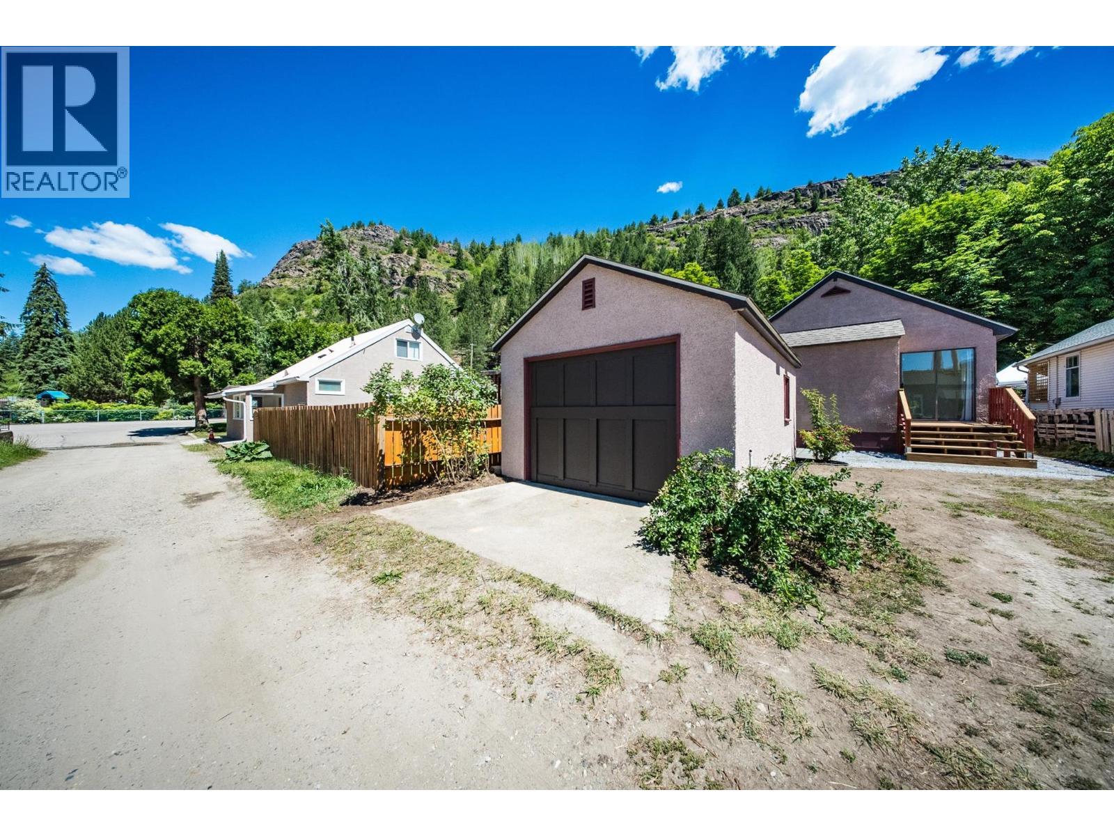 Alley access to the garage and backyard - 1110 Second Avenue, Trail, BC