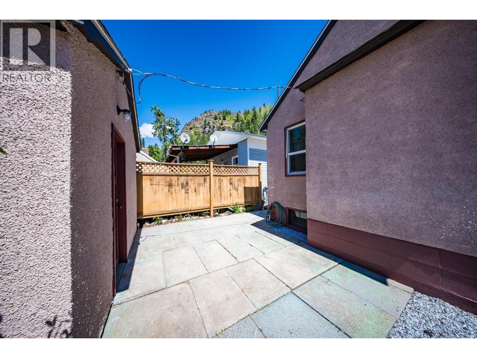 1110 Second Avenue, Trail, BC