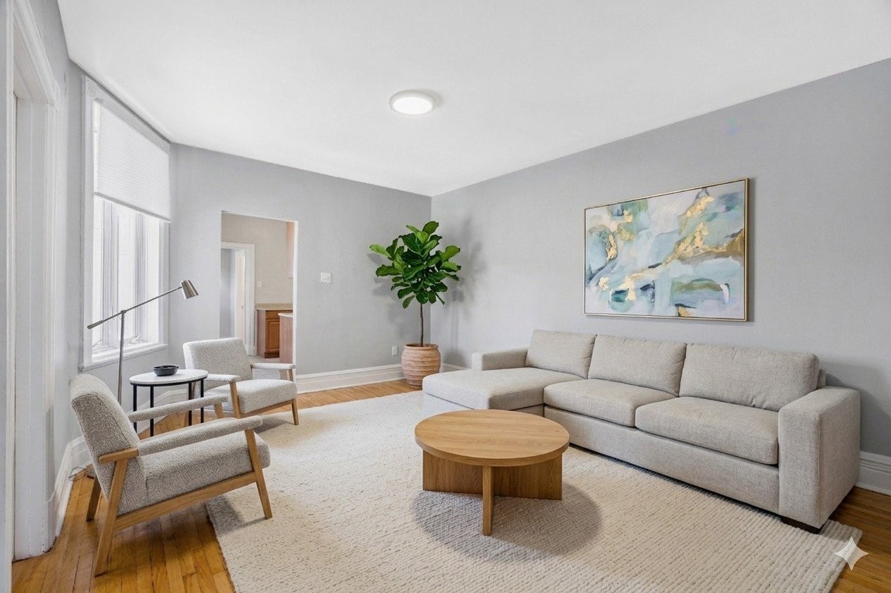 Living Room - 542 Rue St-Germain, Montréal (Saint-Laurent), QC