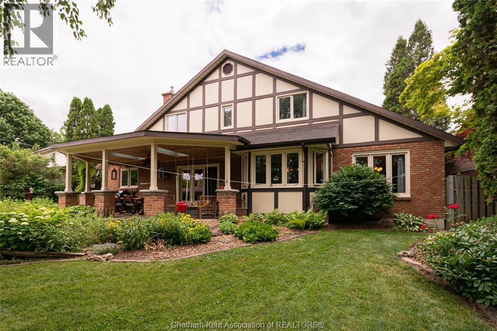 11 Algonquian Drive, Chatham, ON