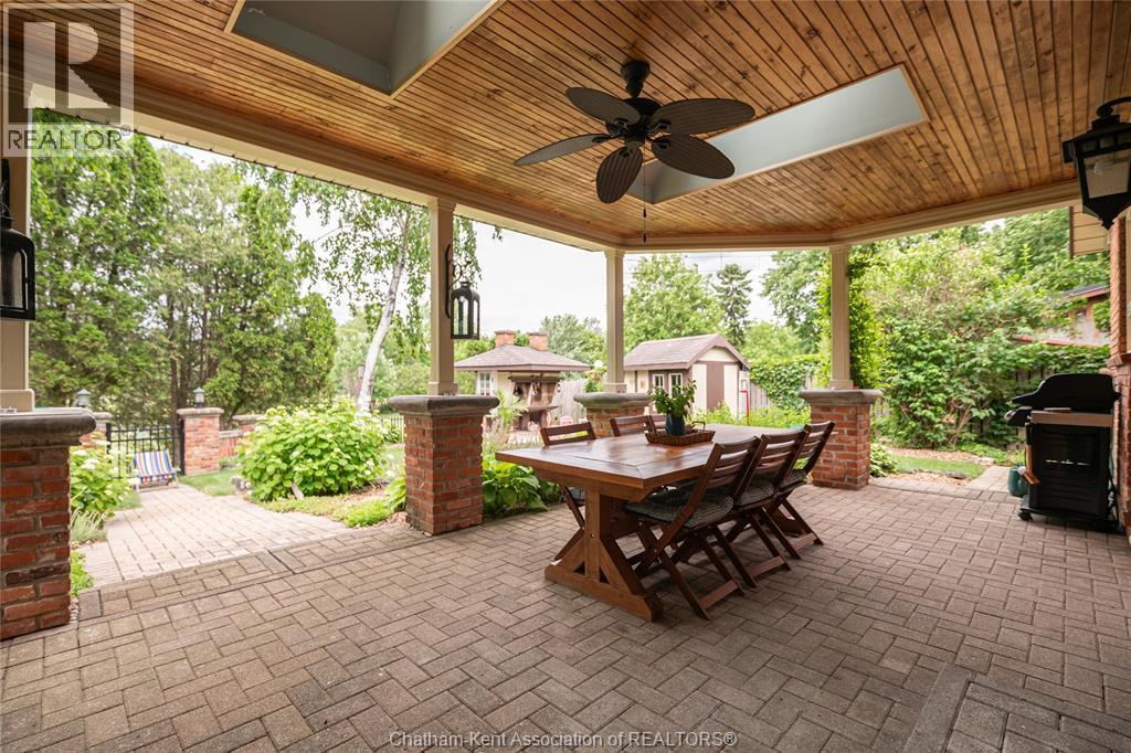 11 Algonquian Drive, Chatham, ON