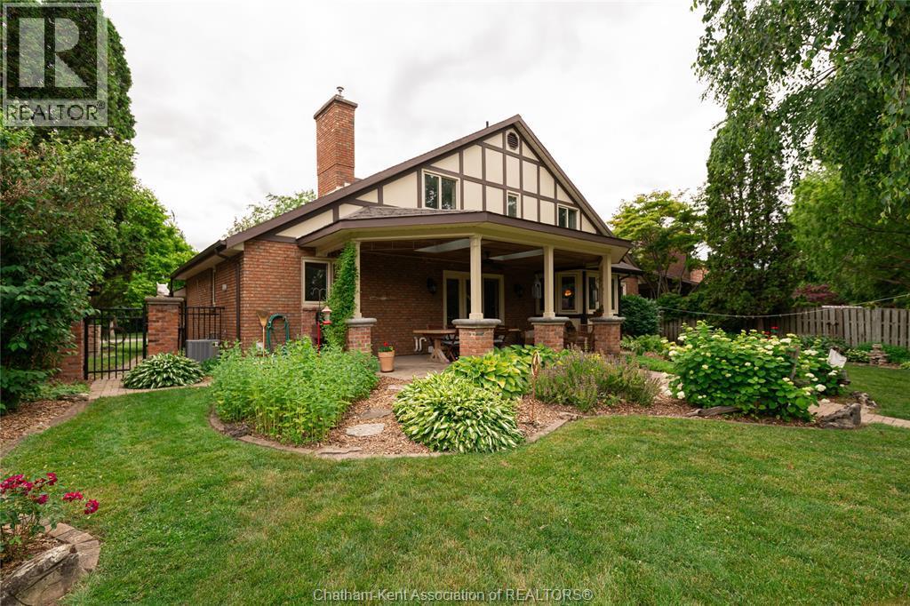 11 Algonquian Drive, Chatham, ON