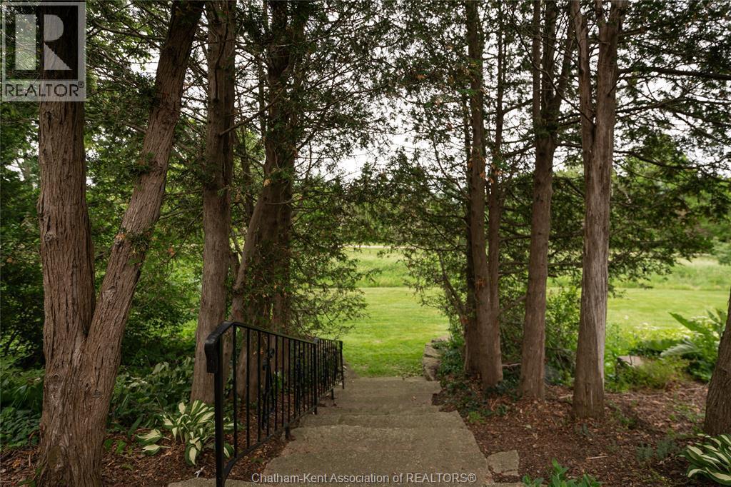 11 Algonquian Drive, Chatham, ON