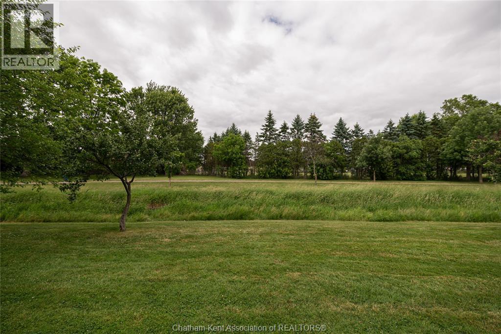 11 Algonquian Drive, Chatham, ON