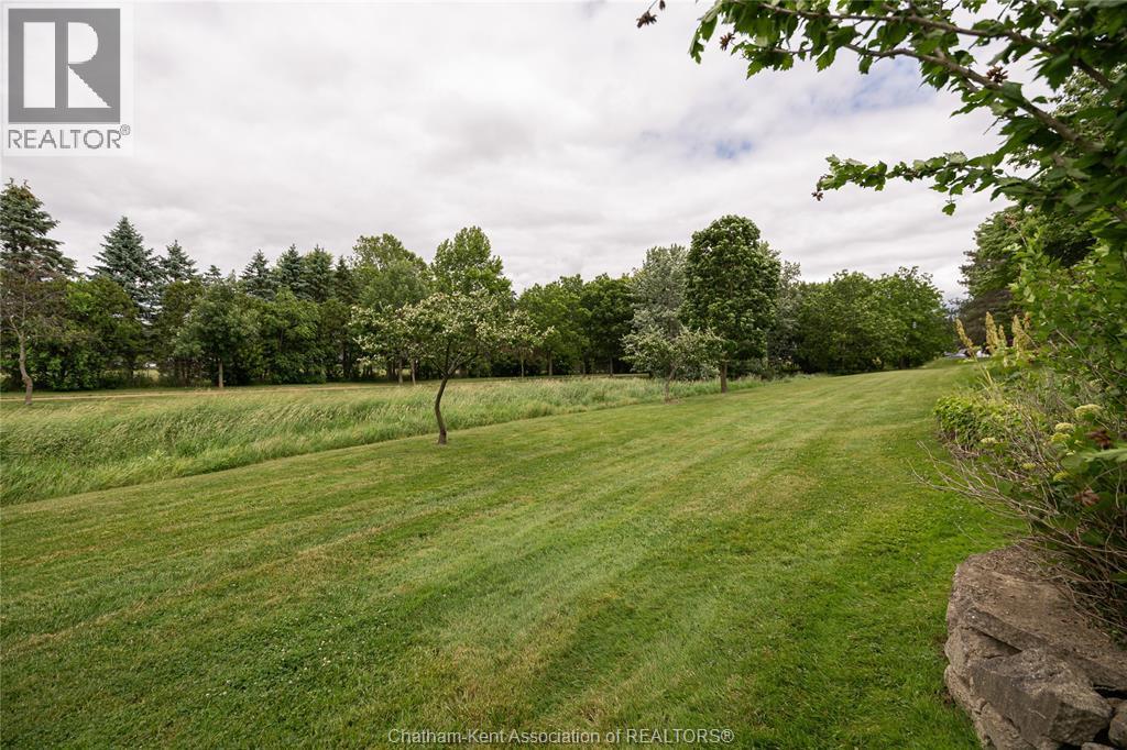 11 Algonquian Drive, Chatham, ON