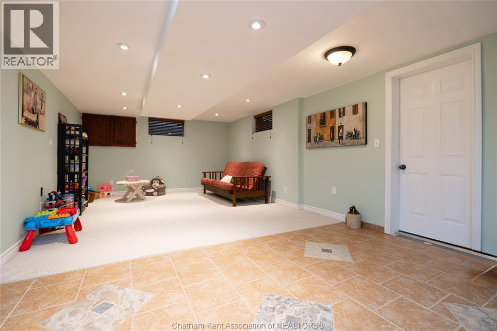 11 Algonquian Drive, Chatham, ON