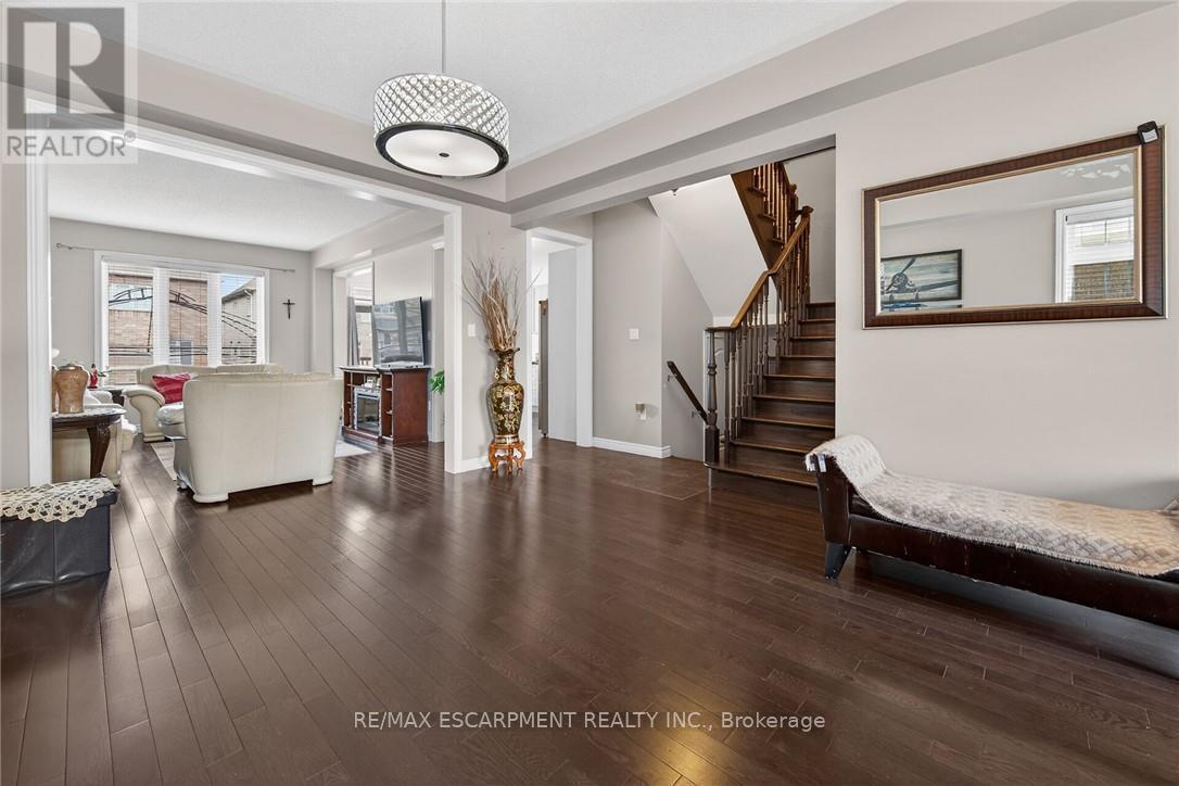 44 Matteo Trail, Hamilton, ON