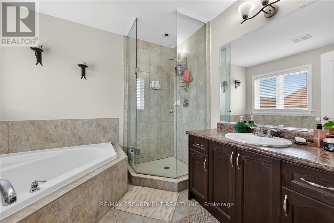 44 Matteo Trail, Hamilton, ON