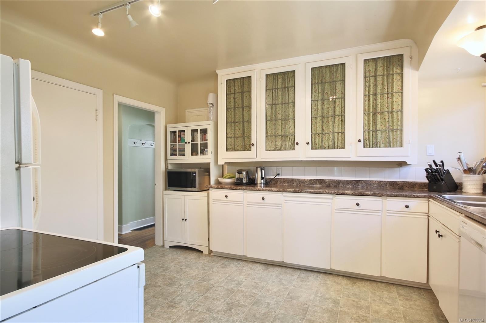 2331 Pacific Ave, Oak Bay, BC