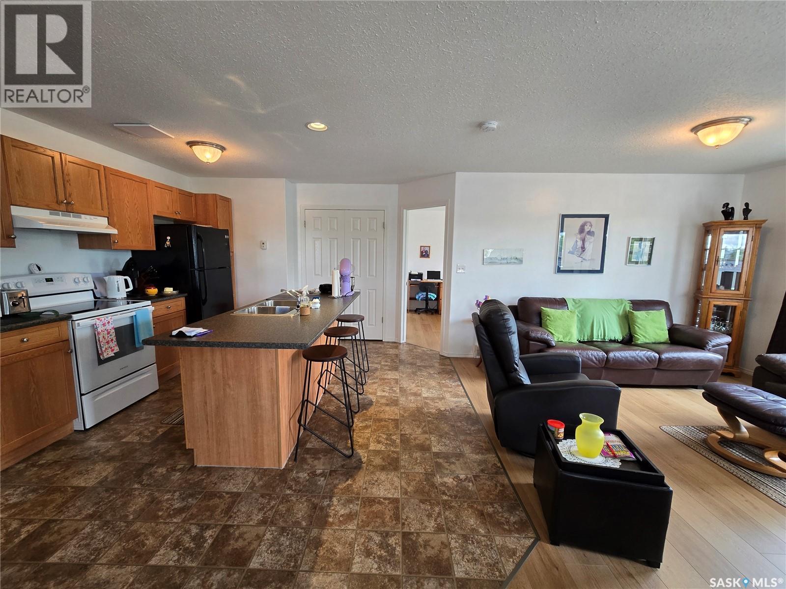 22 1275 South Railway Street E, Swift Current, SK