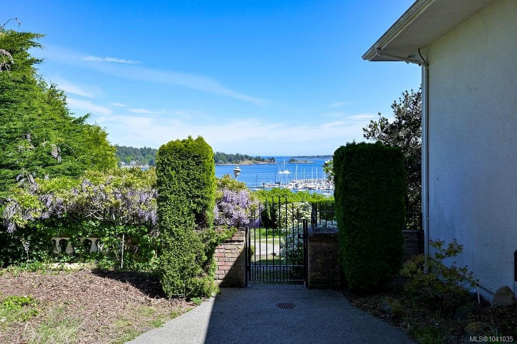 3565 Beach Dr, Oak Bay, BC