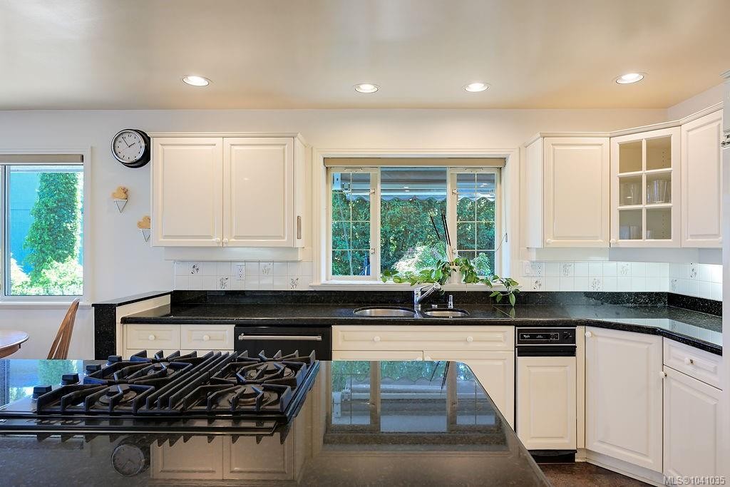 3565 Beach Dr, Oak Bay, BC