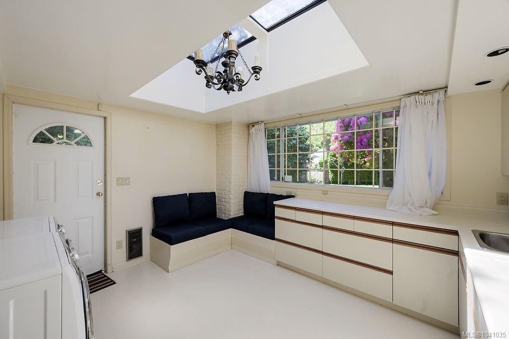 3565 Beach Dr, Oak Bay, BC