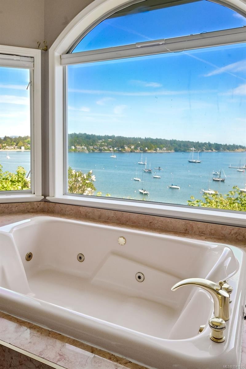 3565 Beach Dr, Oak Bay, BC