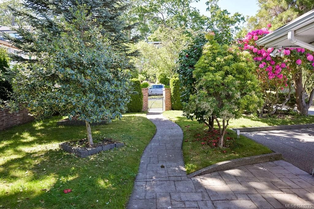 3565 Beach Dr, Oak Bay, BC