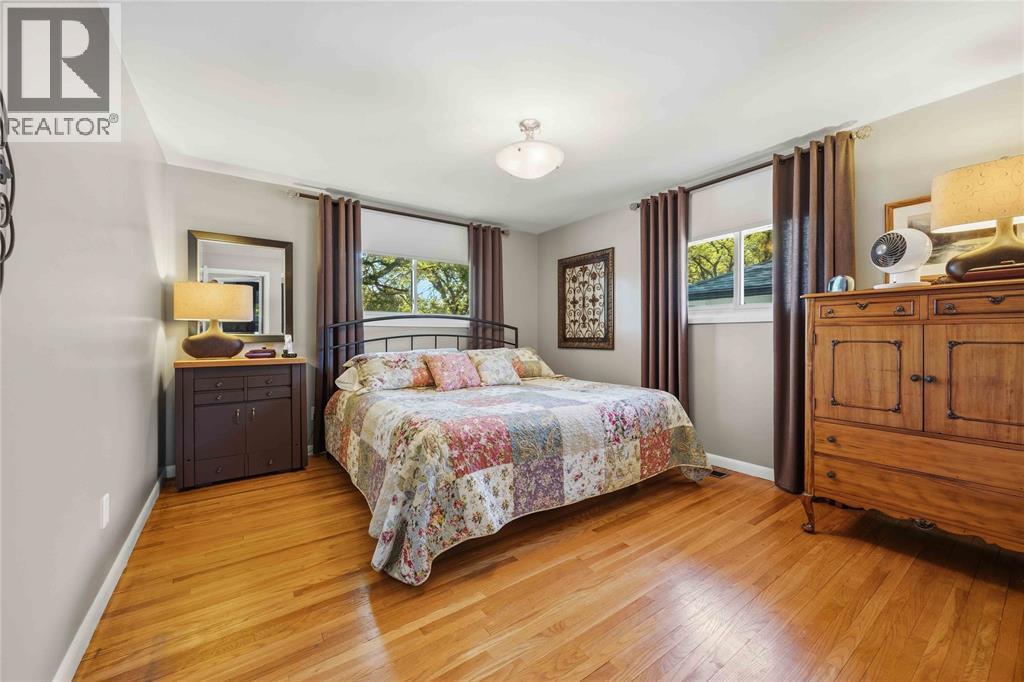 1021 Devine Street, Sarnia, ON