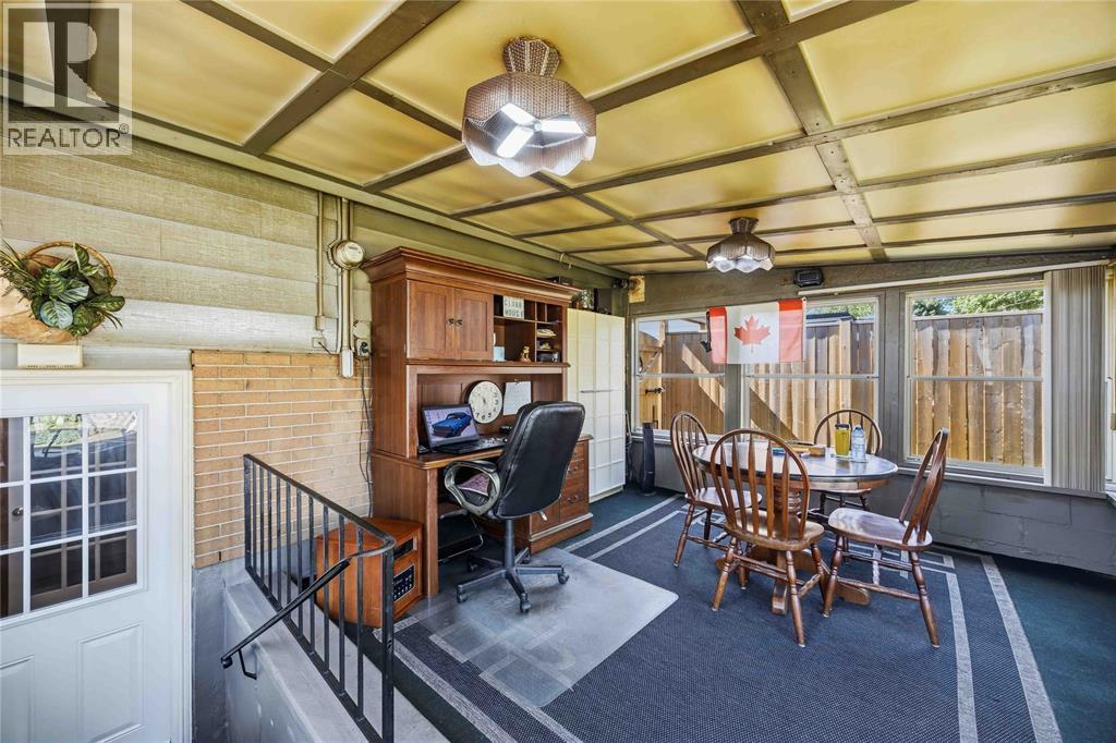 1021 Devine Street, Sarnia, ON