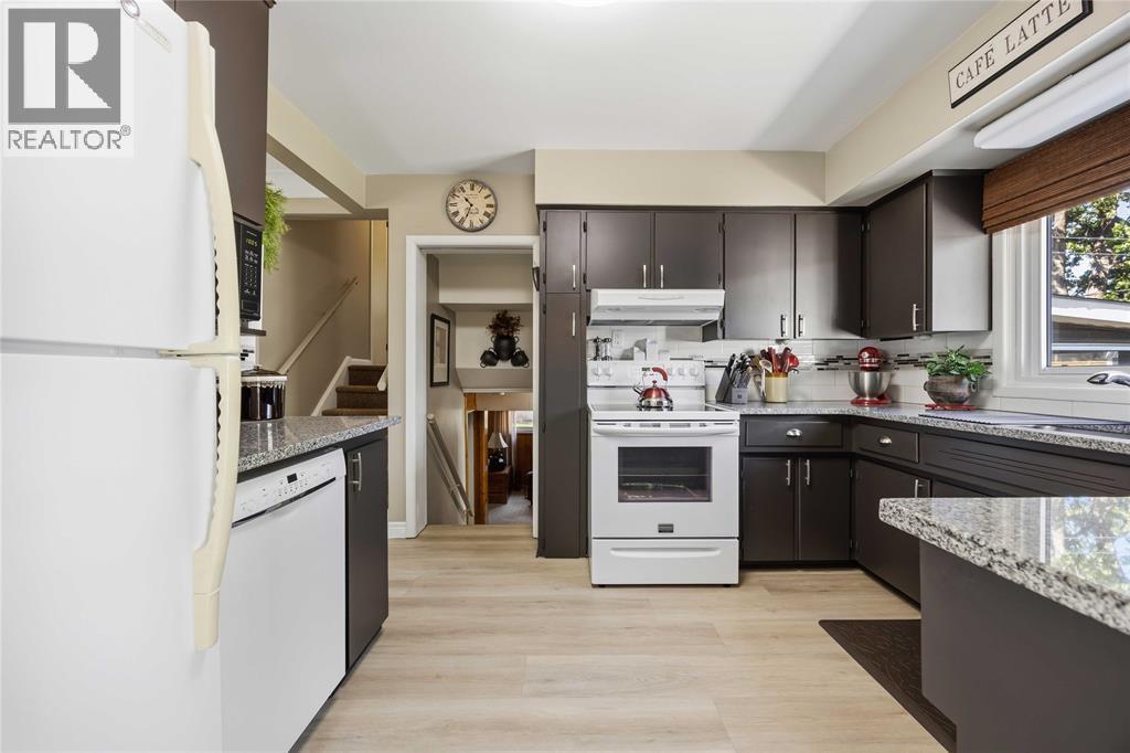 1021 Devine Street, Sarnia, ON