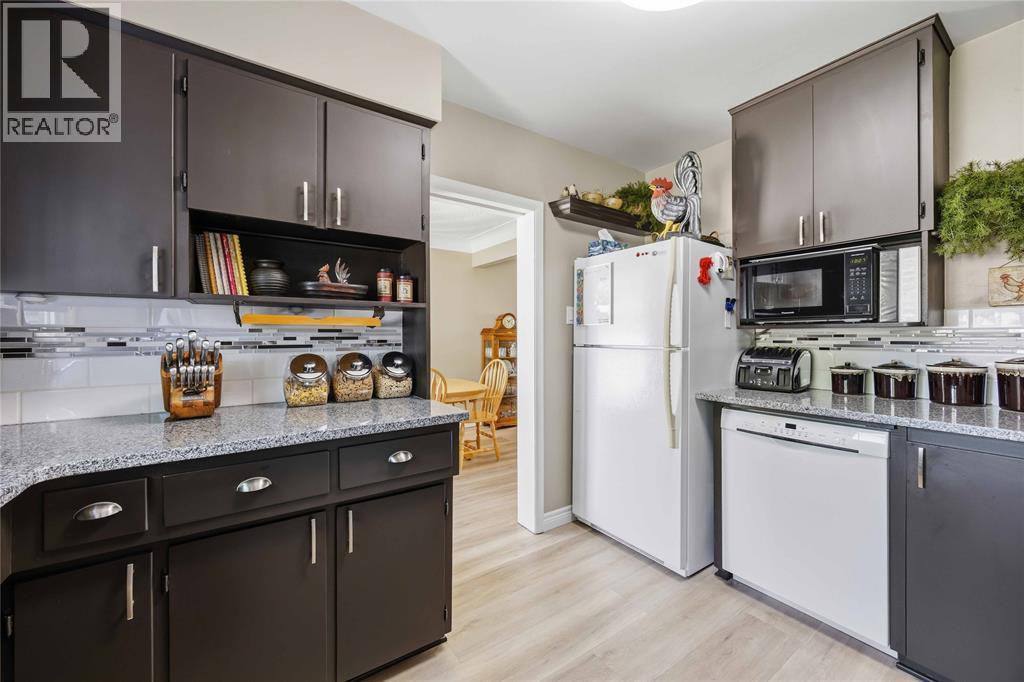 1021 Devine Street, Sarnia, ON