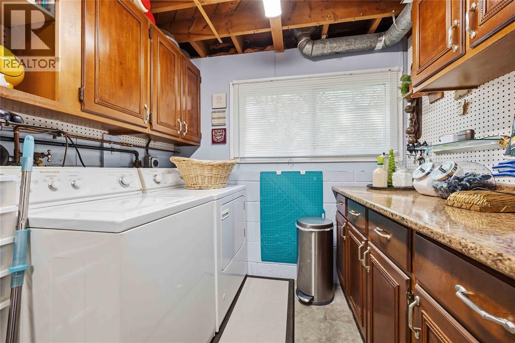 1021 Devine Street, Sarnia, ON