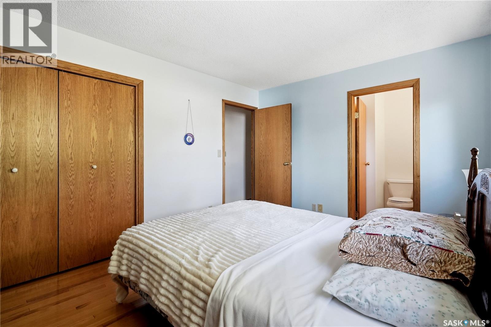 710 3Rd Avenue, Pilot Butte, SK
