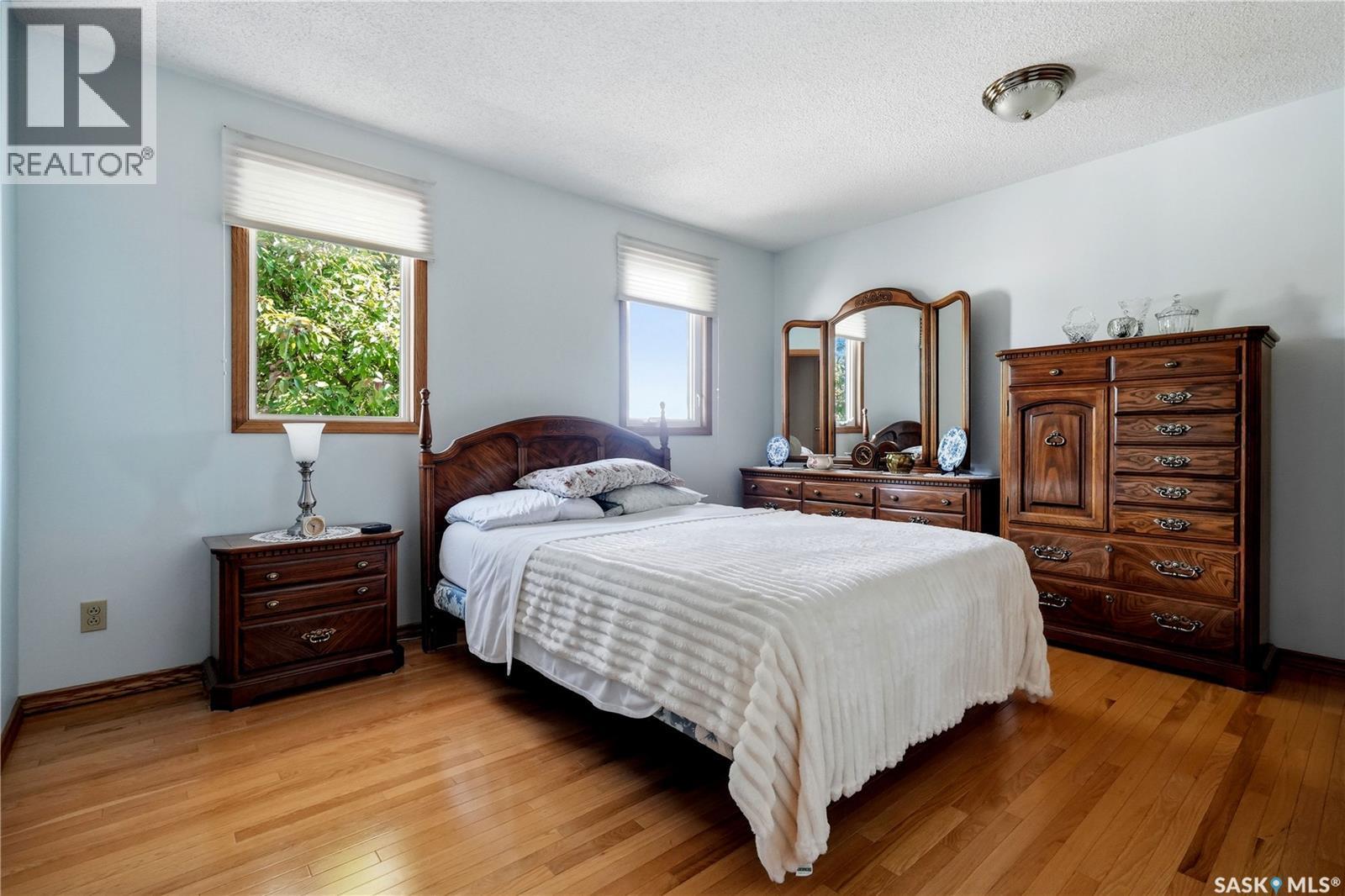710 3Rd Avenue, Pilot Butte, SK