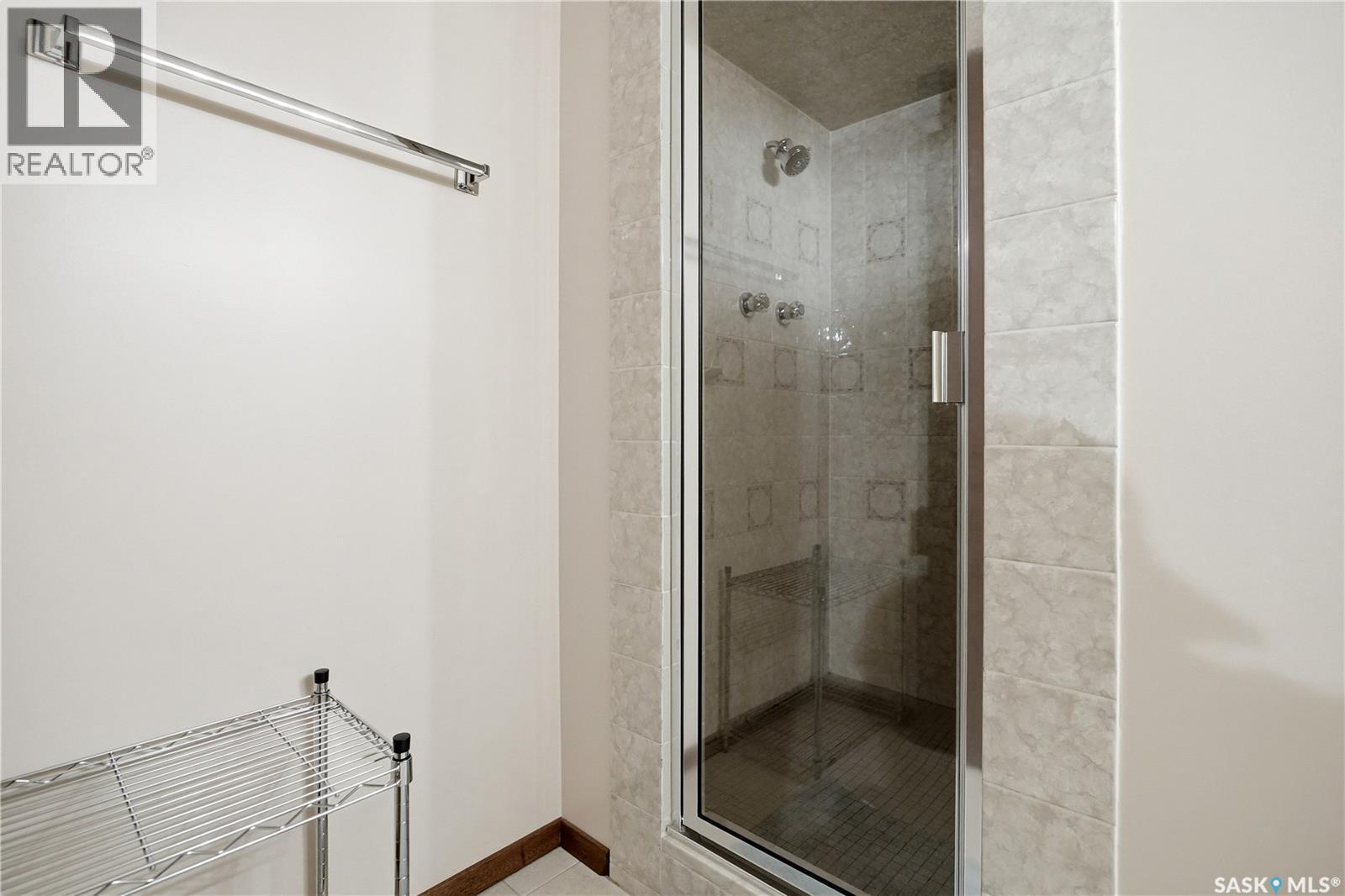 710 3Rd Avenue, Pilot Butte, SK