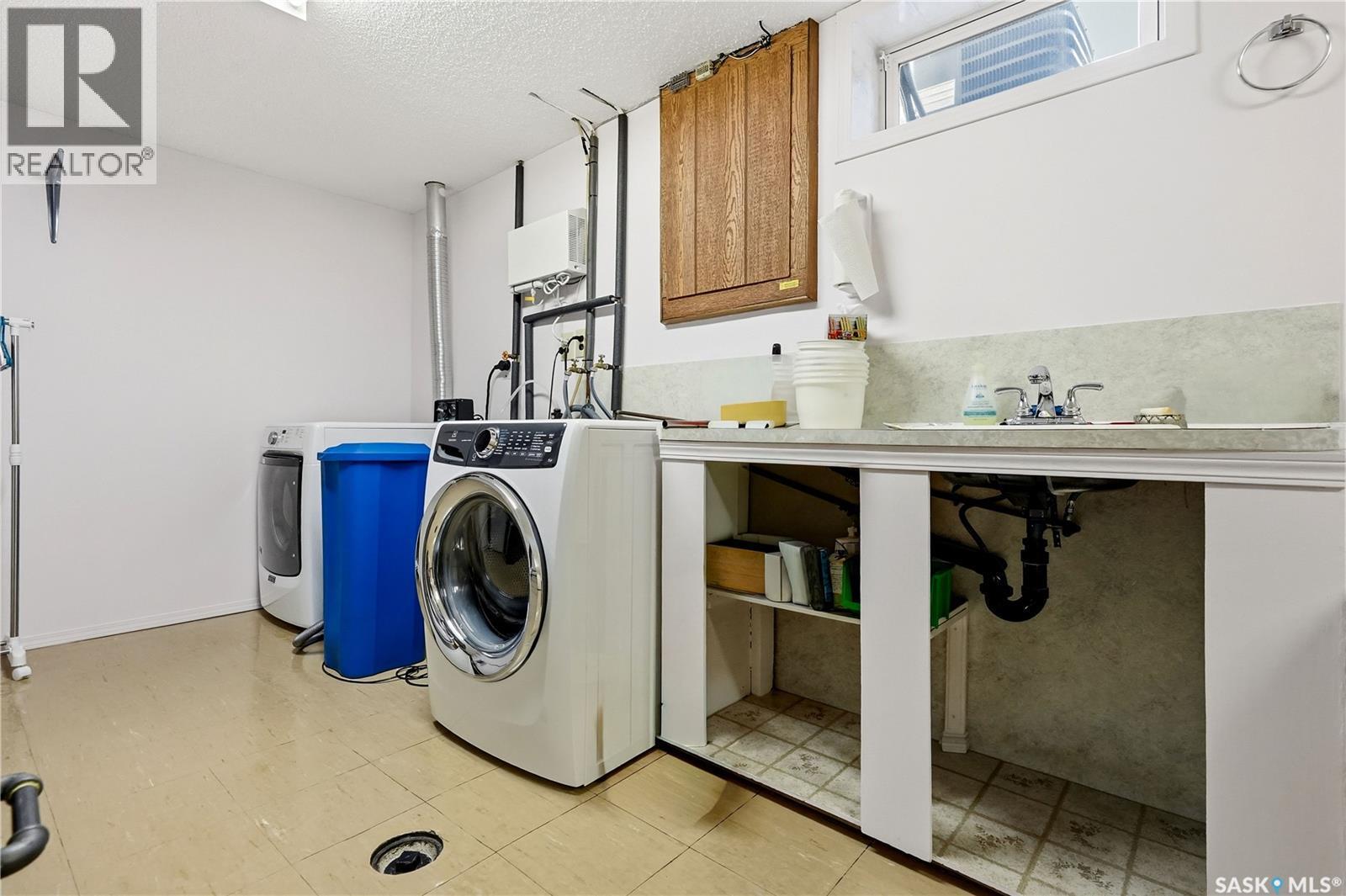 710 3Rd Avenue, Pilot Butte, SK