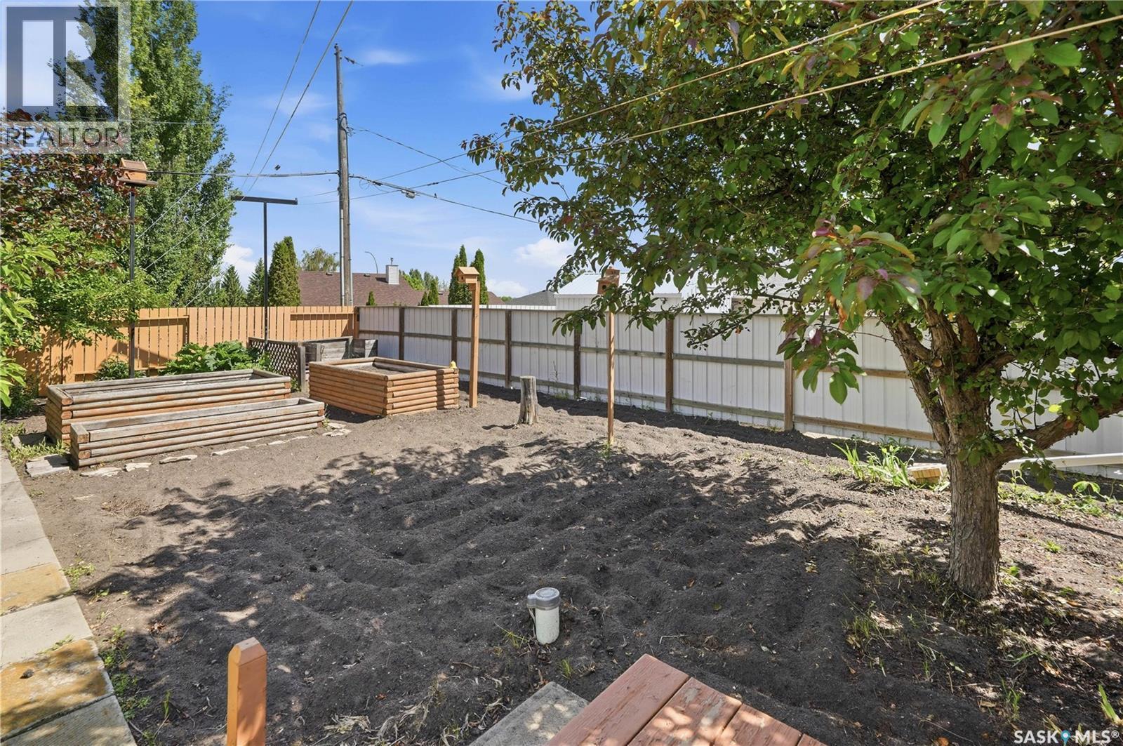 710 3Rd Avenue, Pilot Butte, SK